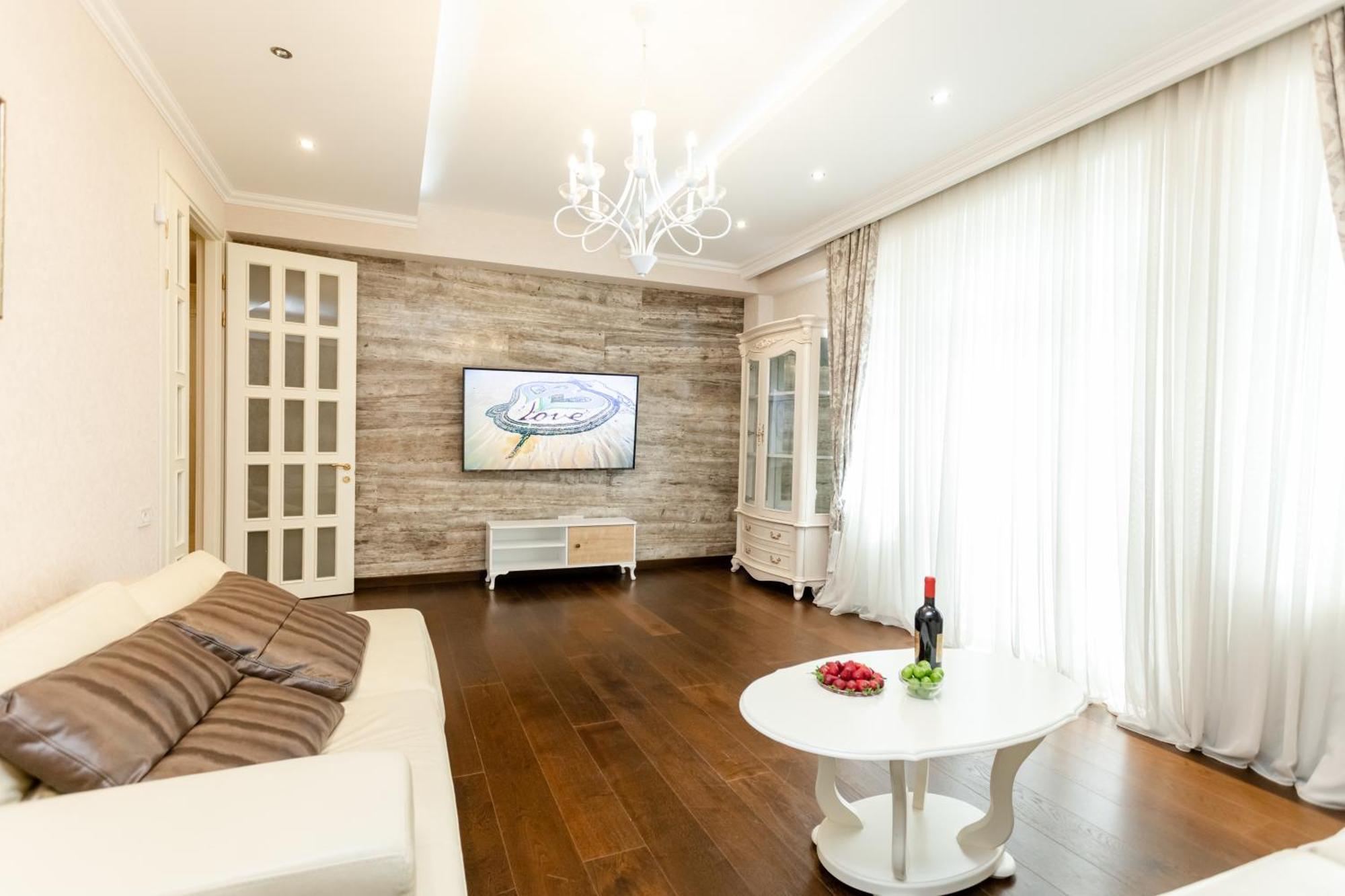 3Bd-2Bth Apartment In Tbilisi City Center 외부 사진